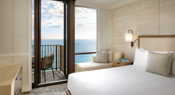 Grand Ocean suite at Halepuna