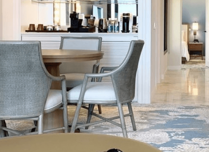 Bar amenities in Grand Ocean Suite at Halepuna